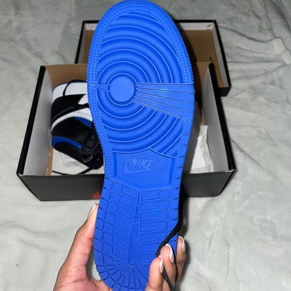 Jordan 1 Retro High Royal Toe GS - Picture 3 of 4